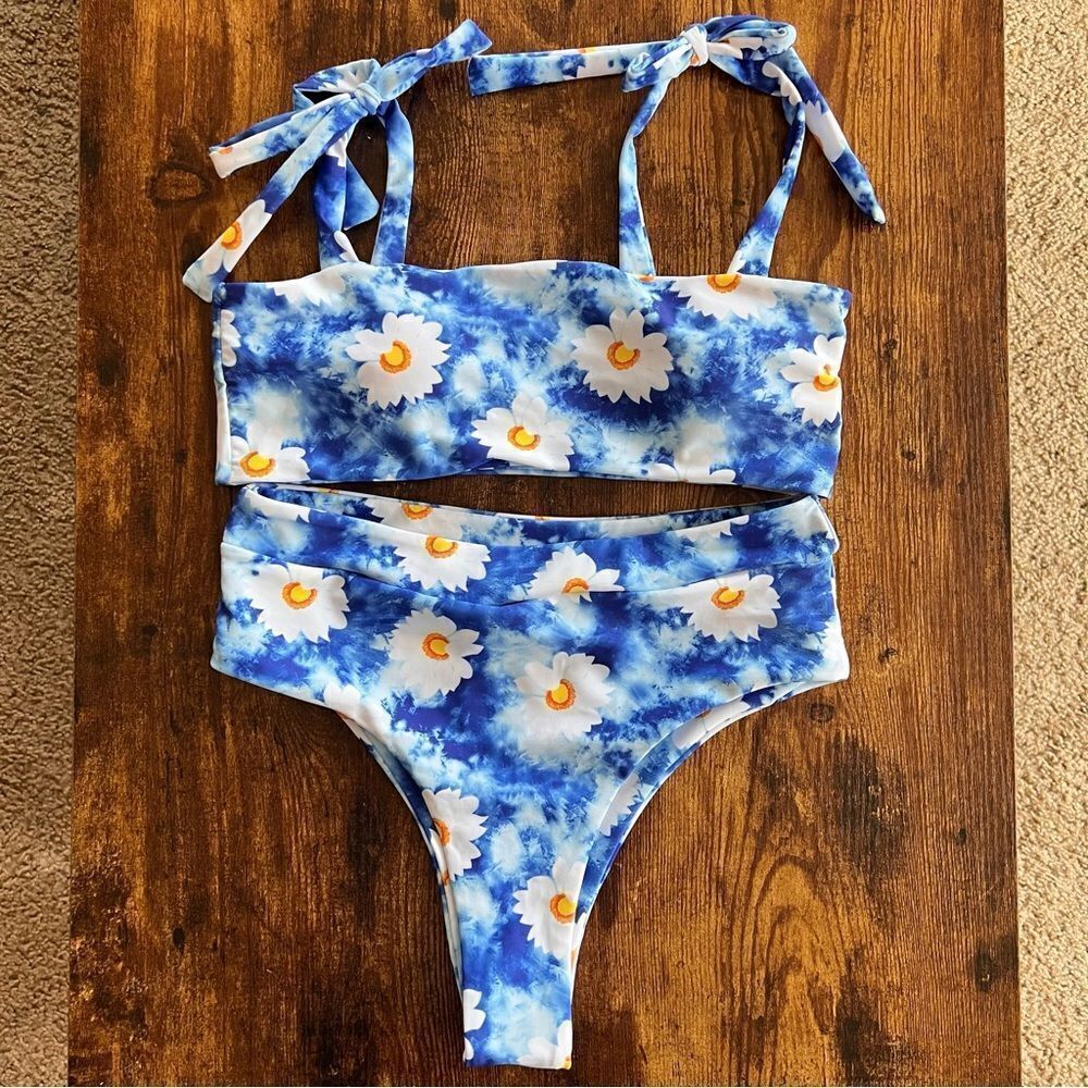 Romwe Blue Daisy Floral Patterned Tie Shoulder High Waist Cheeky Bikini